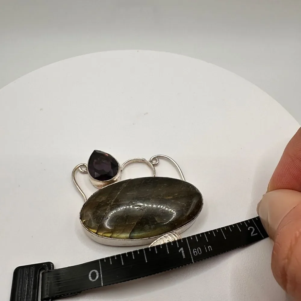 Stunning‎ Labradorite cabochon and pear but amethyst in .925 pendant!